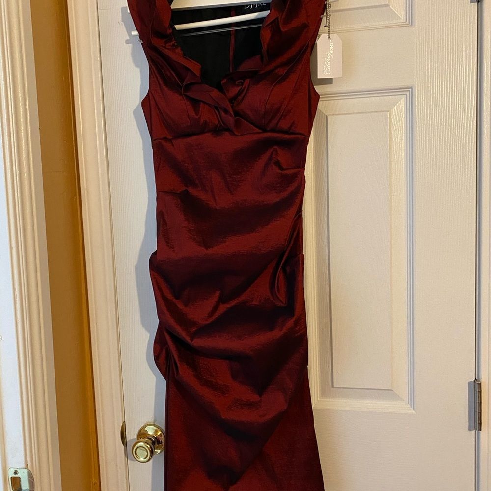 Di Jazz burgundy shiny dress